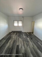 414 Brown Ct in Dunmore, PA - Building Photo - Building Photo