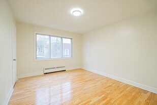 6880-625e 25e Ave in Montréal, QC - Building Photo