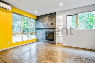 9607 Roosevelt Way NE in Seattle, WA - Foto de edificio - Building Photo