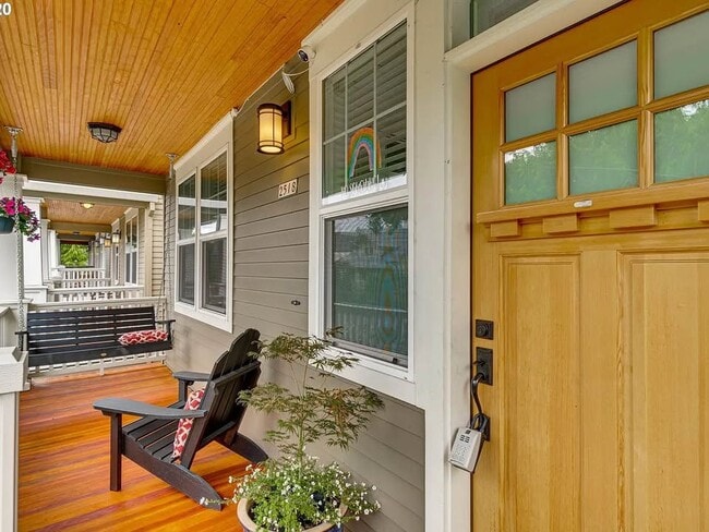 2518 SE 58th Ave in Portland, OR - Building Photo - Building Photo