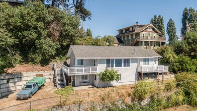 24103 Vashon Hwy SW in Vashon, WA - Building Photo - Building Photo