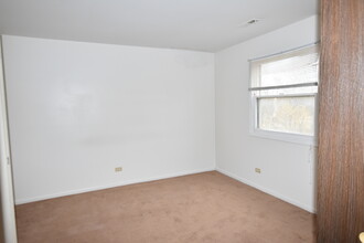 4052 Charleston Rd-Unit -3E in Matteson, IL - Building Photo - Building Photo