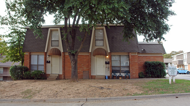 Park Heights Townhomes in Little Rock, AR - Building Photo - Building Photo