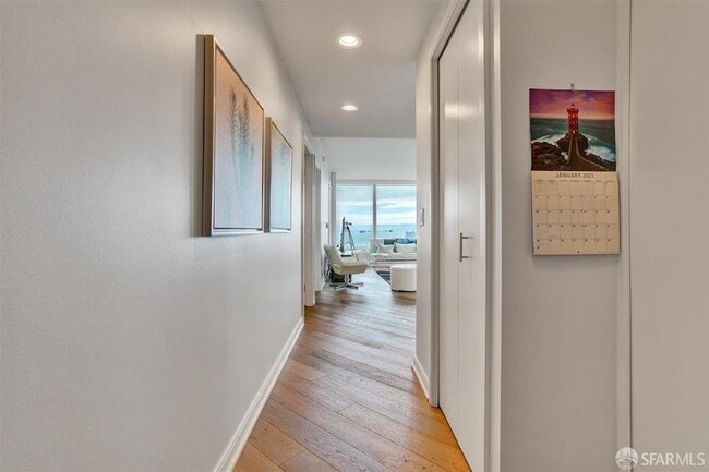 401 Harrison St, Unit 14G in San Francisco, CA - Building Photo - Building Photo