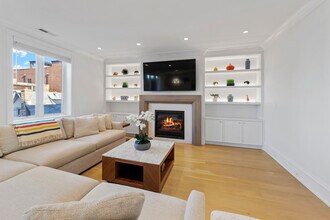 736 W Melrose St in Chicago, IL - Building Photo - Building Photo