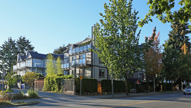 2709 Victoria Dr in Vancouver, BC - Building Photo - Building Photo