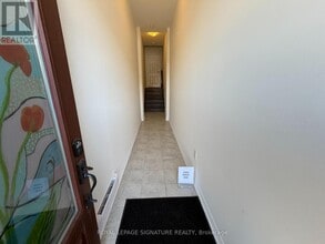 112 Burnhamthorpe Rd E in Oakville, ON - Building Photo - Building Photo