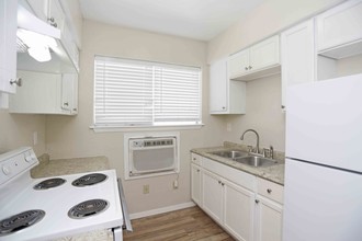 Lancaster Twins Apartments in Dallas, TX - Building Photo - Interior Photo