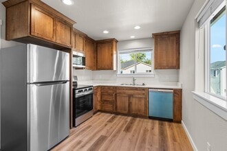 1115 Annalise St in Central Point, OR - Building Photo - Building Photo