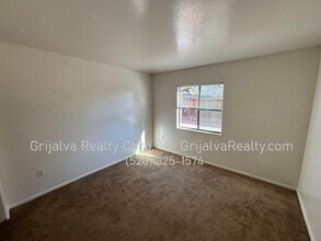 3641 E Monte Vista Dr in Tucson, AZ - Building Photo - Building Photo