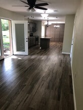 3067 E Claire Dr in Orange, TX - Building Photo - Building Photo