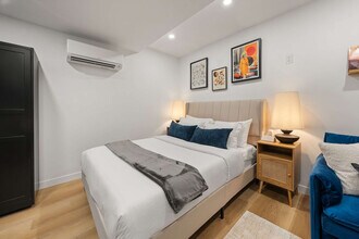 168 McCaul St, Unit SI ID1389235P in Toronto, ON - Building Photo - Building Photo