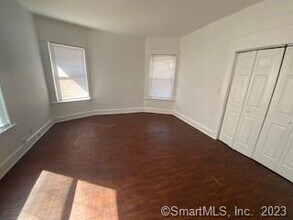 210 Coleman St in Bridgeport, CT - Building Photo - Building Photo