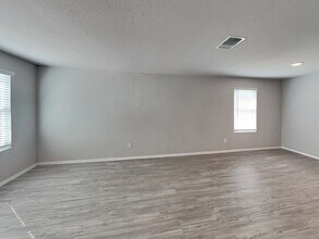 5437 Verdugos Pl in San Antonio, TX - Building Photo - Building Photo