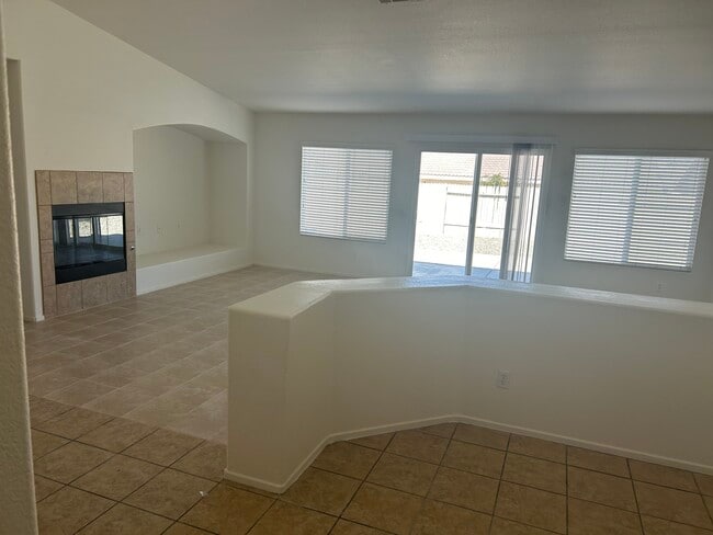 13190 Cameron St in Victorville, CA - Foto de edificio - Building Photo