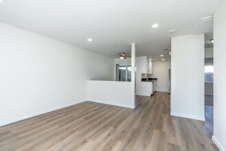 Eucalyptus Apartments in Moreno Valley, CA - Foto de edificio - Interior Photo
