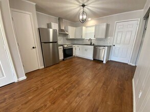 100 Ravenwood Dr in Jacksonville, NC - Building Photo - Building Photo