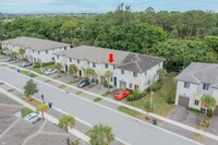 1340 Pioneer Way in Royal Palm Beach, FL - Foto de edificio - Building Photo