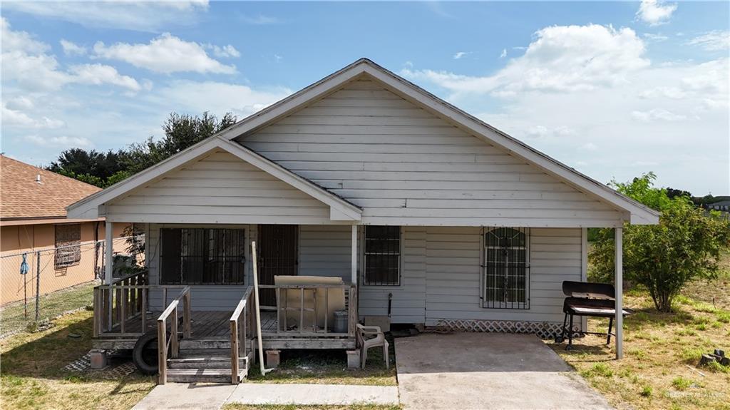 1002 W Hayes Ave in Alton, TX - Building Photo