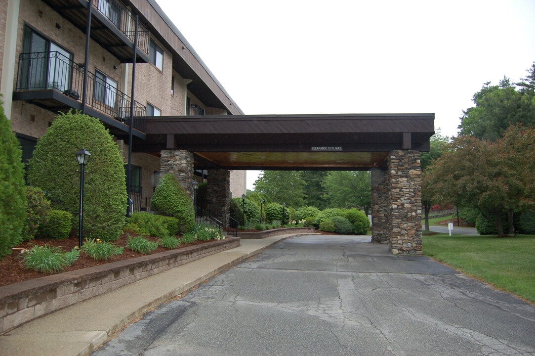 181 Littleton Rd, Unit 141 in Chelmsford, MA - Building Photo