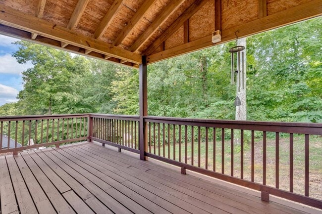 227 Valley Crest Dr in Mount Carmel, TN - Building Photo - Building Photo