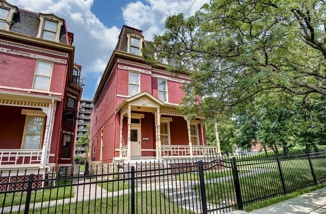852 Lincoln Ave, Unit A in Cincinnati, OH - Foto de edificio - Building Photo