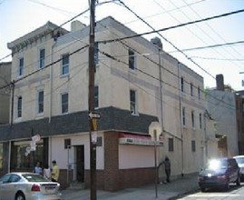 824-832 S 4th St in Philadelphia, PA - Foto de edificio - Building Photo