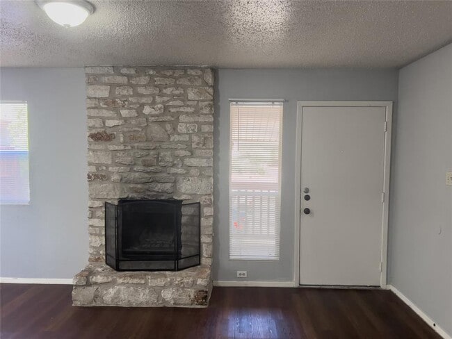 property at 901 Taulbee Ln