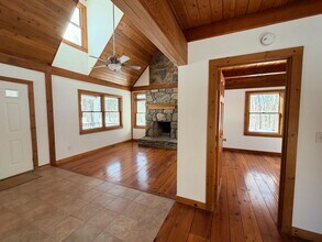 249 Woodbury Rd in Washington, CT - Foto de edificio - Building Photo