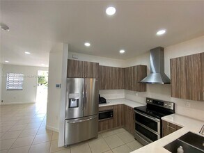 343 NE 37th Terrace in Homestead, FL - Building Photo - Building Photo