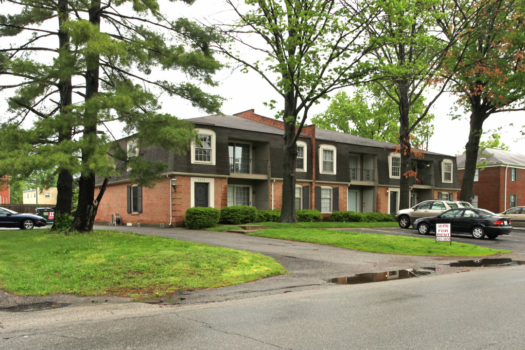 4213 Norbourne Blvd in Louisville, KY - Building Photo