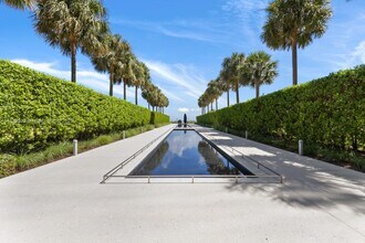 350 Ocean Dr in Key Biscayne, FL - Building Photo - Building Photo