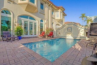 3942 NE 171 St in North Miami Beach, FL - Building Photo - Building Photo