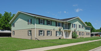 Oak Point Drive Apartments