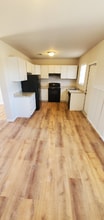 2413 E 16th Ct in Panama City, FL - Foto de edificio - Building Photo