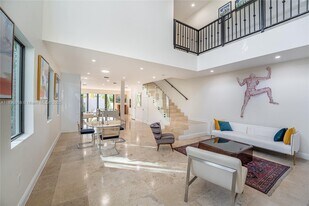 2766 SW 33rd Ave in Miami, FL - Building Photo