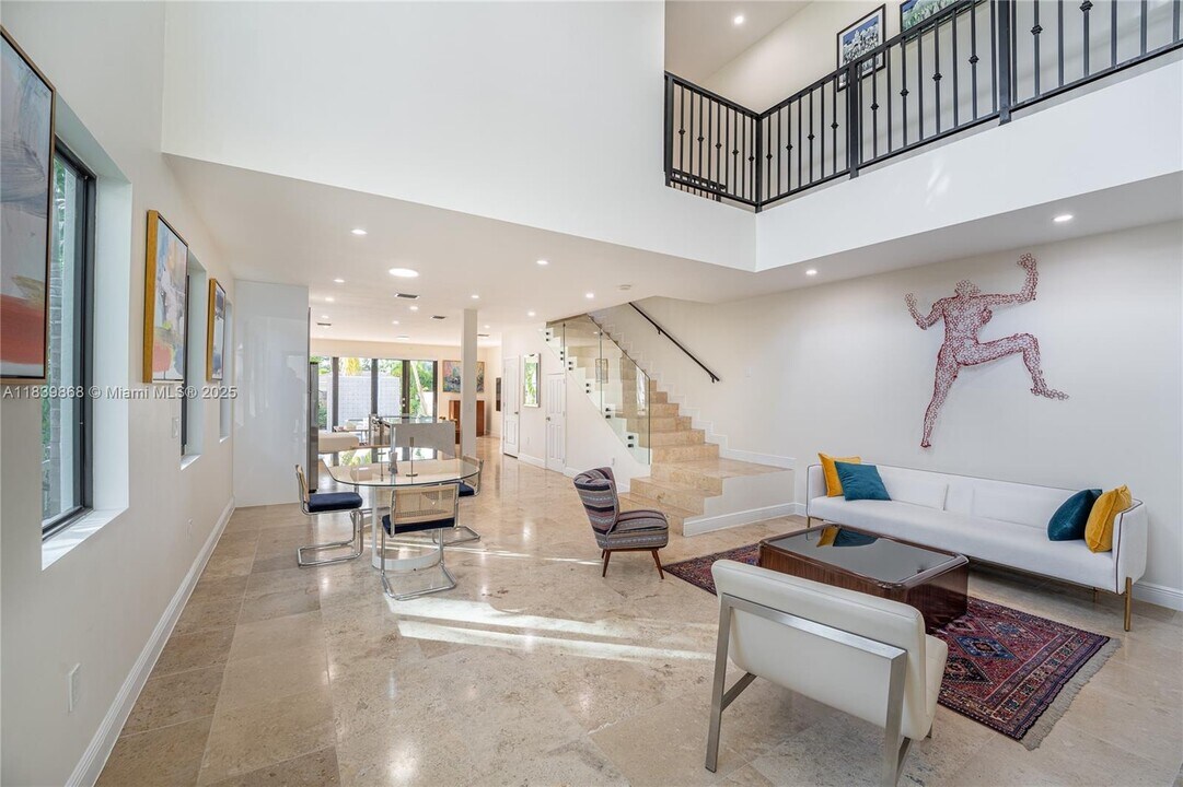 2766 SW 33rd Ave in Miami, FL - Building Photo