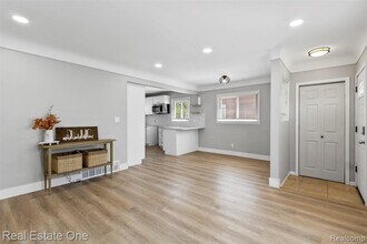 6118 Amboy St in Dearborn Heights, MI - Building Photo - Building Photo