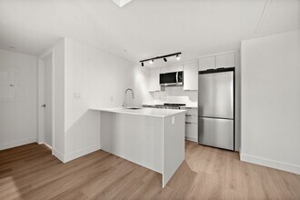 SUMA Rental Condos in Montréal, QC - Building Photo - Building Photo