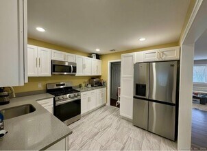 3 Donna Dr in Norwalk, CT - Building Photo - Building Photo