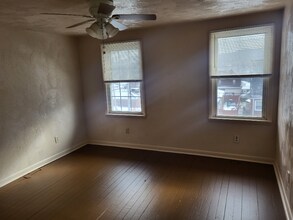 205 Modisette Ave in Donora, PA - Foto de edificio - Building Photo