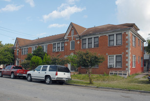 1901 Isabella St Apartments