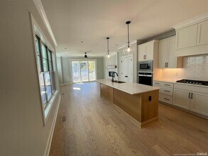 200 E Moore St in Apex, NC - Building Photo - Building Photo