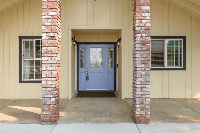 17323 Anaconda Rd in Madera, CA - Building Photo - Building Photo