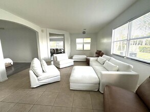 2100 Mariner Bay Blvd in Fort Pierce, FL - Building Photo - Building Photo
