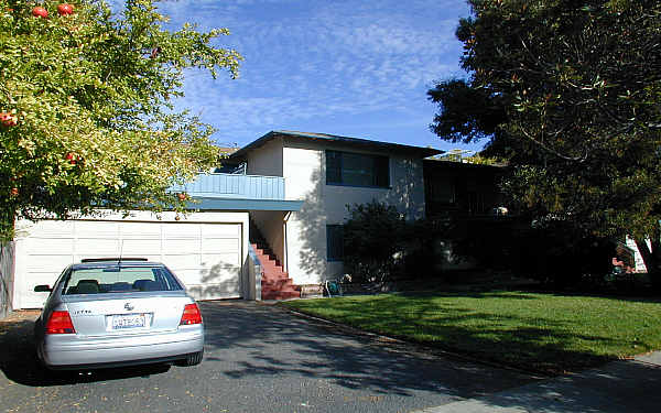 107-121 Colorado Ave in Palo Alto, CA - Building Photo