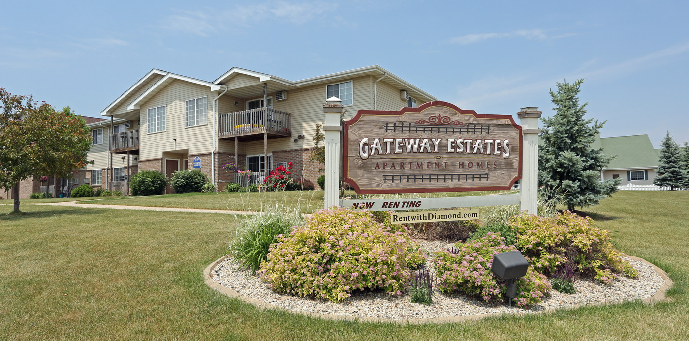 Gateway Estates Apartments in Beloit, WI - Building Photo