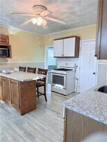 128 Vincent Ave in North Providence, RI - Building Photo