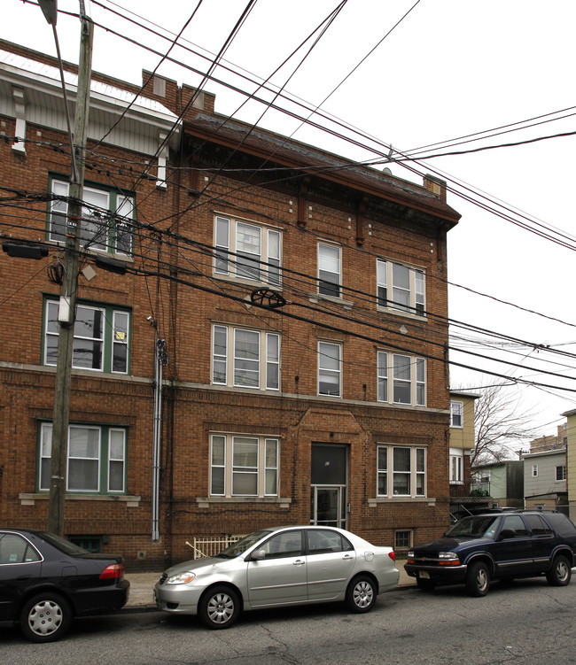 67 Hopkins Ave in Jersey City, NJ - Building Photo - Building Photo