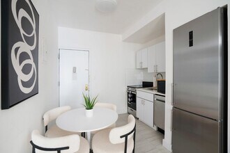444 W 48th St in New York, NY - Foto de edificio - Building Photo